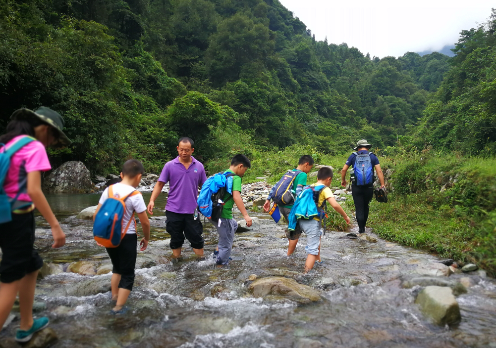 贵州师范大学自然保护与社区发展研究中心自然教育夏令营活动在梵净山举办